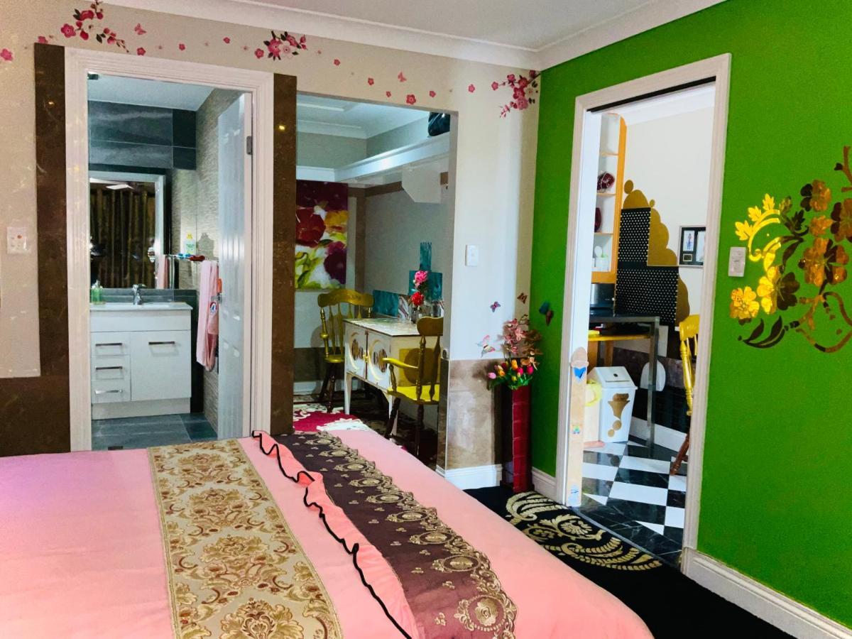 Totally Separate, Completely Private, Enough For 3 Holiday home Gold Coast